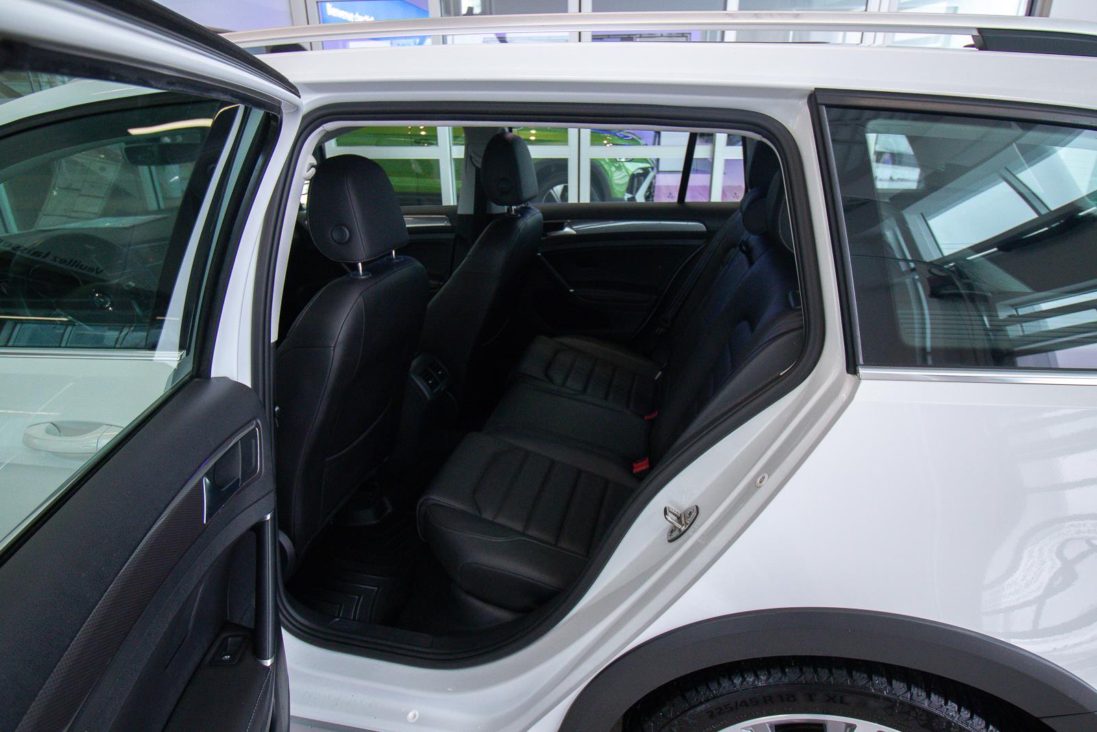 volkswagen Golf Alltrack 2018 - 14