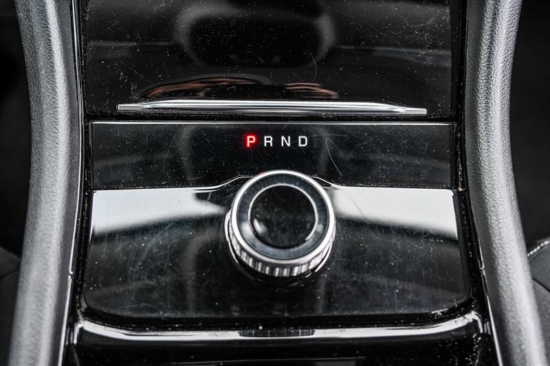 2023 Jeep Grand Cherokee - Image 17