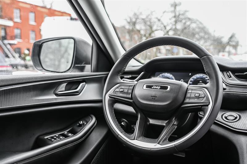 2023 Jeep Grand Cherokee - Image 24