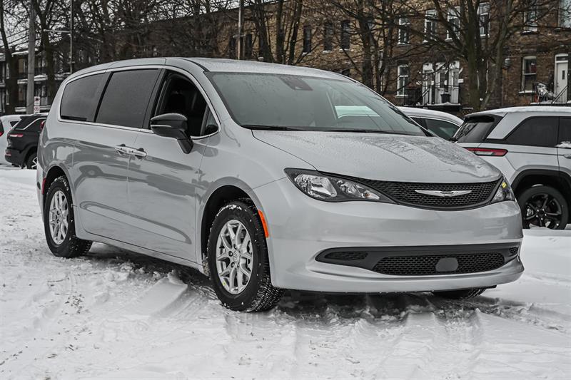 2026 Chrysler Grand Caravan - Image 3
