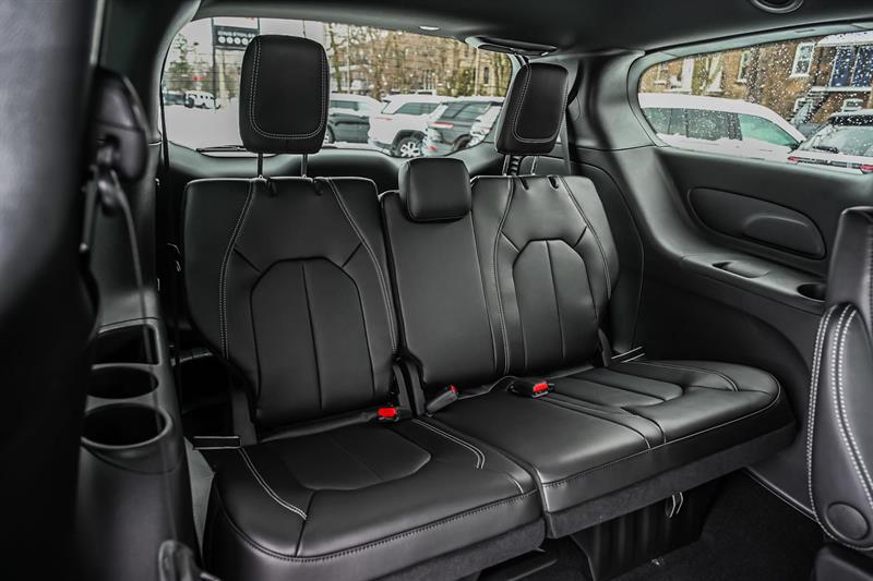 2026 Chrysler Grand Caravan - Image 10