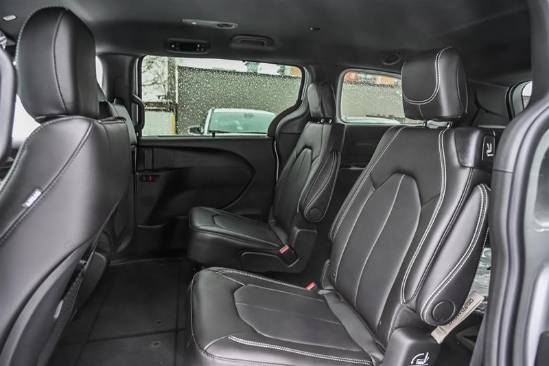 2026 Chrysler Grand Caravan - Image 17