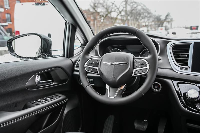 2026 Chrysler Grand Caravan - Image 19