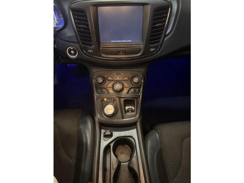 chrysler 200 2015 - 11