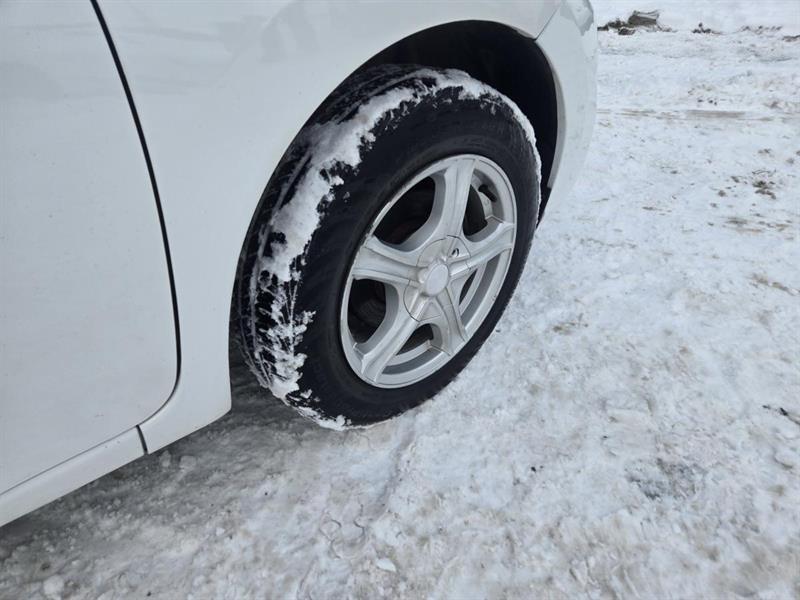 2017 Nissan Versa - Image 9