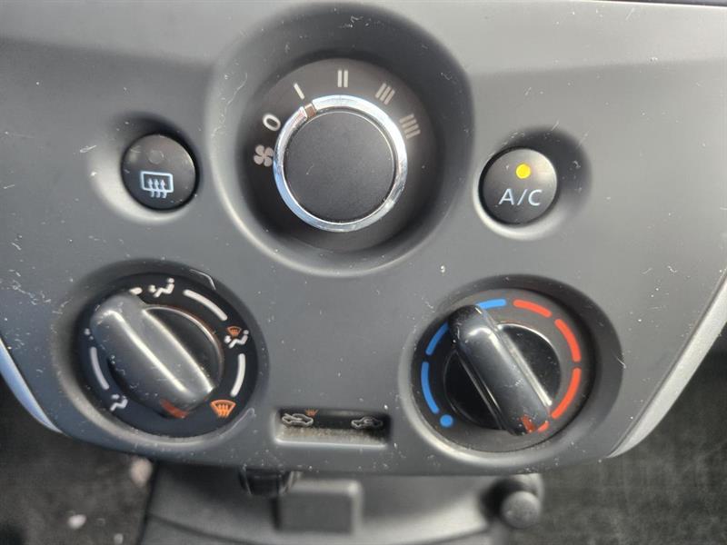 2017 Nissan Versa - Image 19