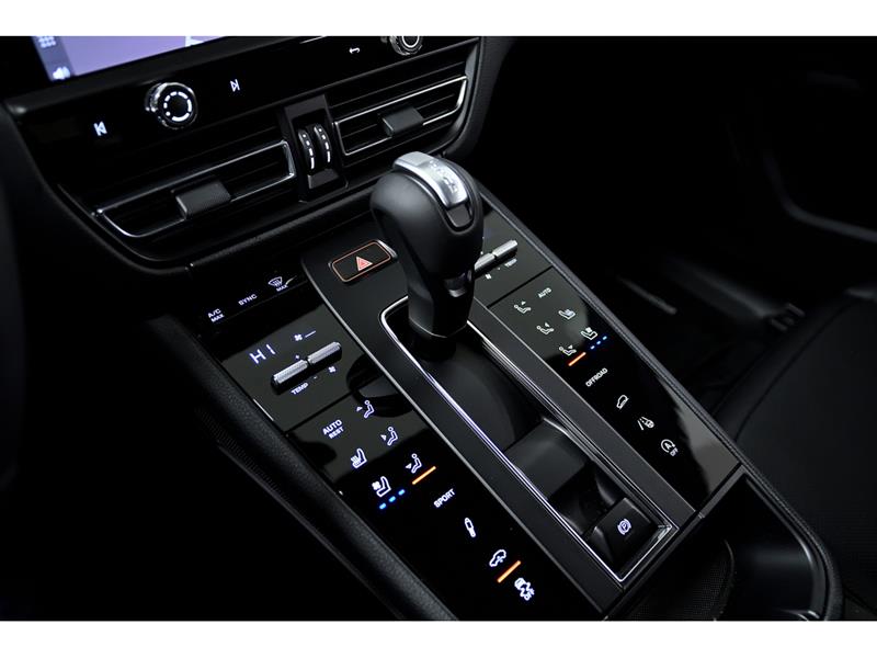 porsche Macan 2024 - 25