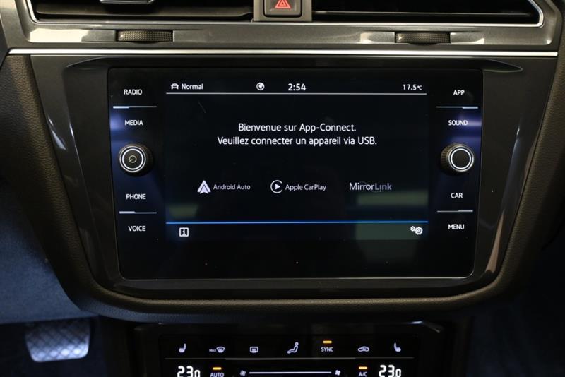 2022 Volkswagen Tiguan - Image 28