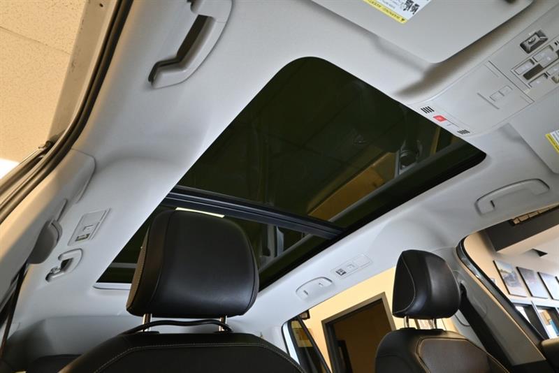 2022 Volkswagen Tiguan - Image 35