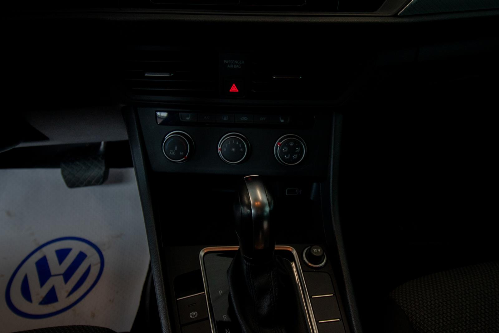 volkswagen Jetta 2019 - 14