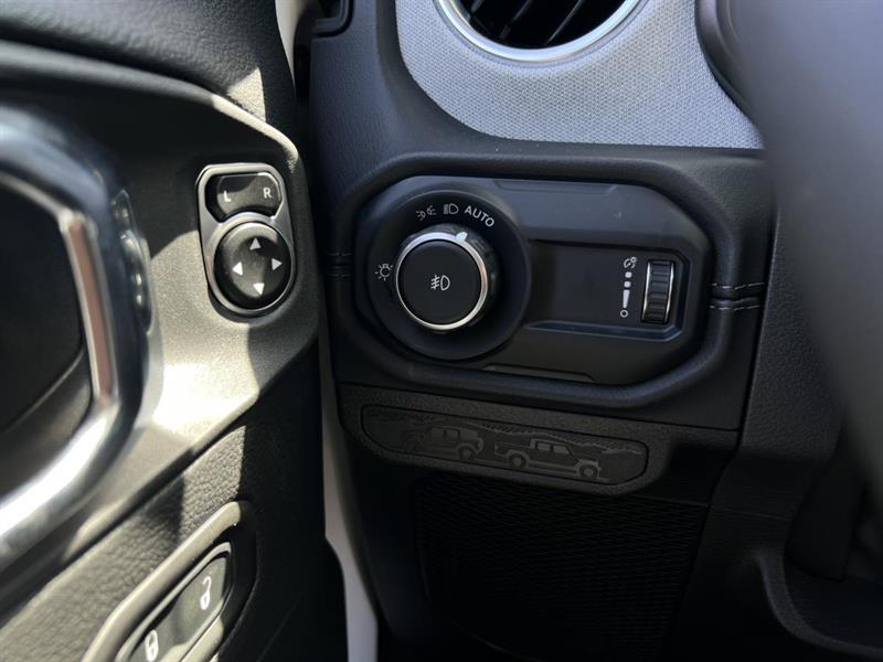 jeep Wrangler 2025 - 13