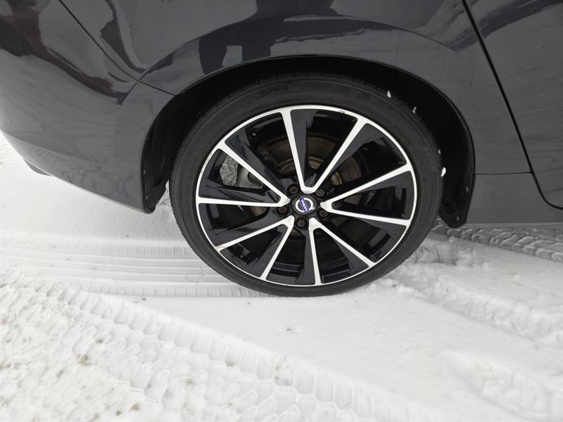 2018 Volvo V60 - Image 8
