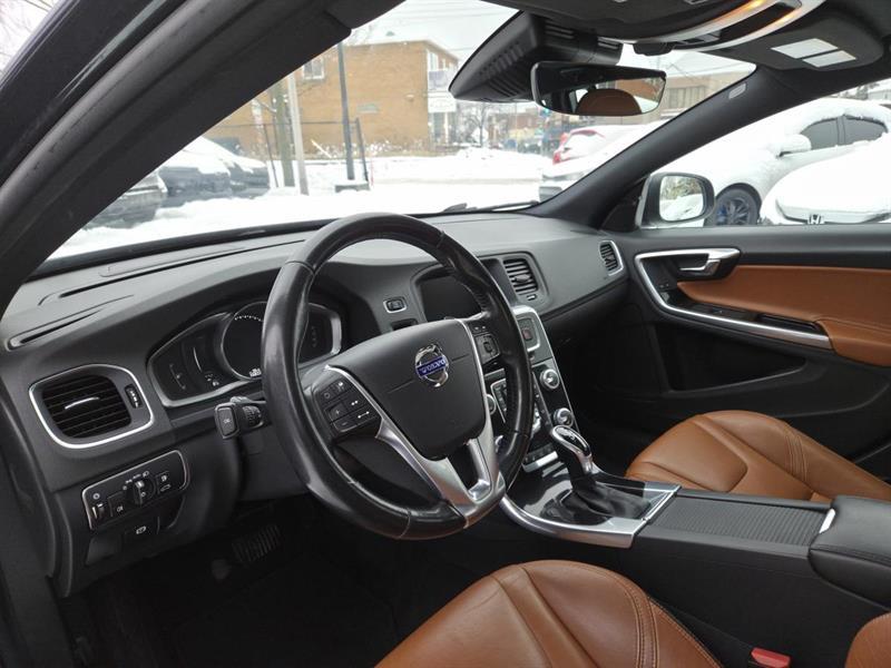 2018 Volvo V60 - Image 15