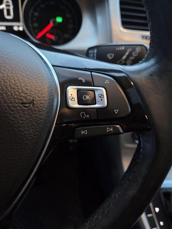 2017 Volkswagen Golf - Image 18