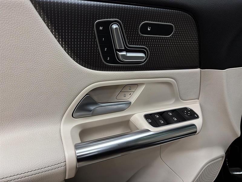 mercedes-benz GLA 2022 - 11