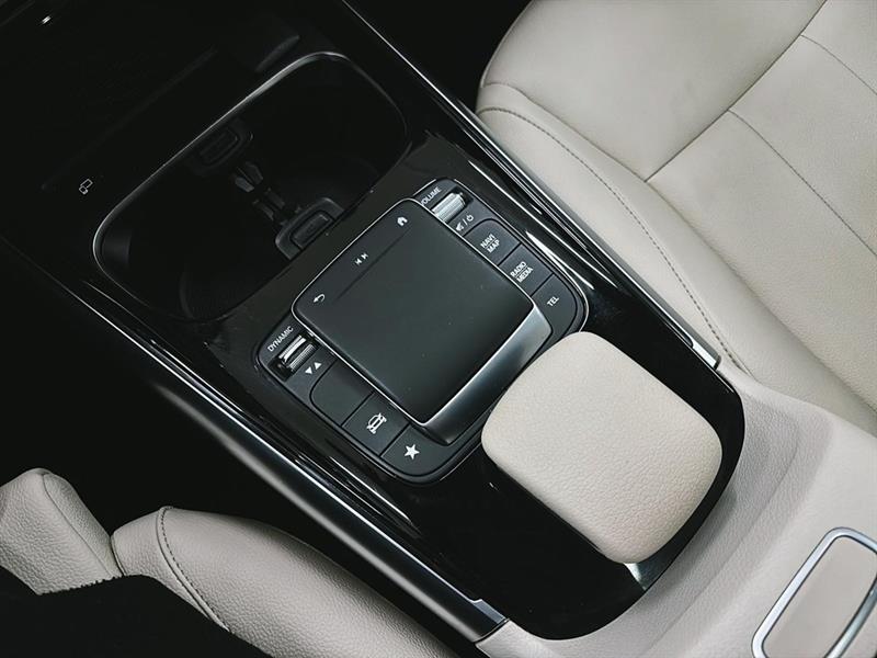 mercedes-benz GLA 2022 - 18