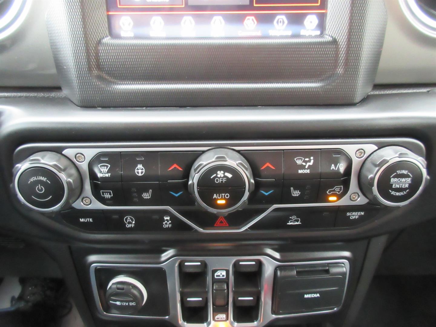 jeep Wrangler 2021 - 14