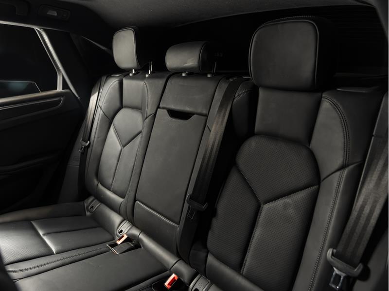 porsche Macan 2024 - 25