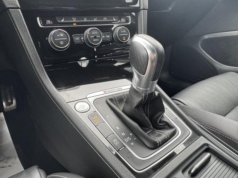 volkswagen Golf R 2017 - 35
