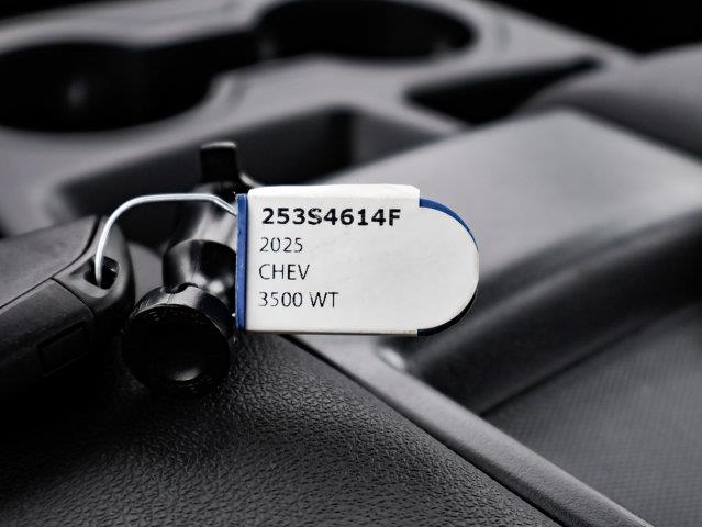 Chevrolet Silverado 3500HD 27