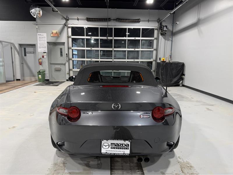 Mazda MX-5 8
