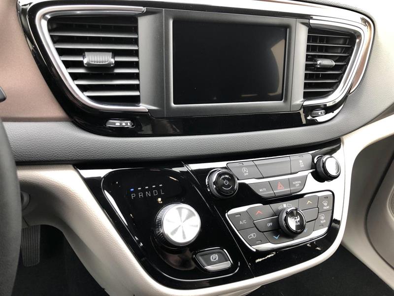 Chrysler Grand Caravan 9