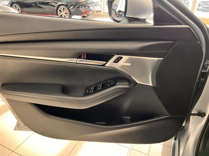mazda Mazda3 Sport 2022 - 17