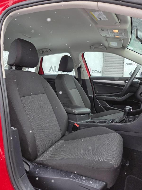 2019 Volkswagen Jetta - Image 11