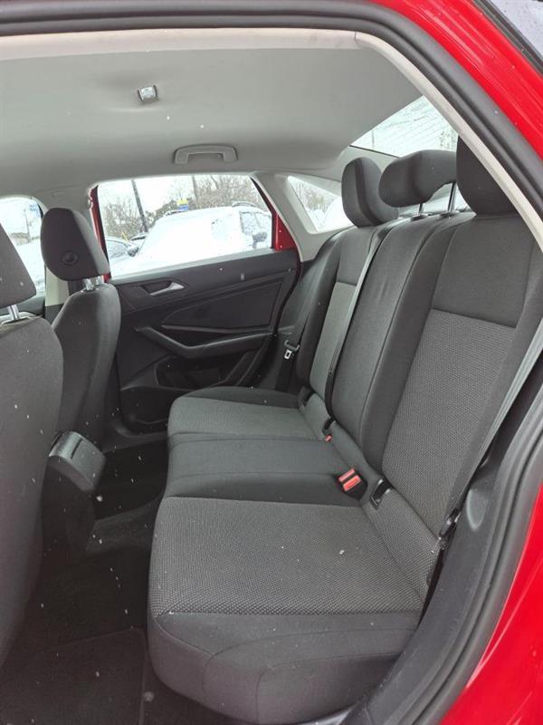 2019 Volkswagen Jetta - Image 13