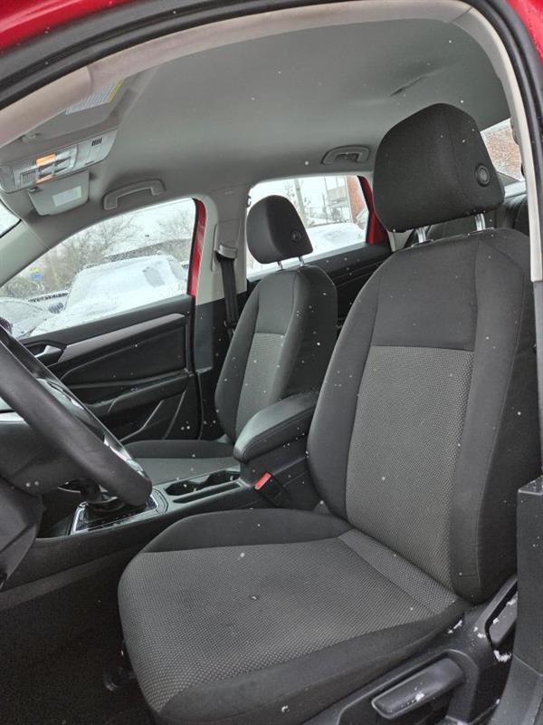 2019 Volkswagen Jetta - Image 16