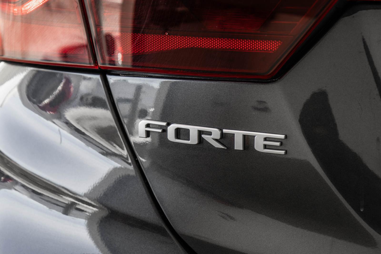 kia Forte 2022 - 16