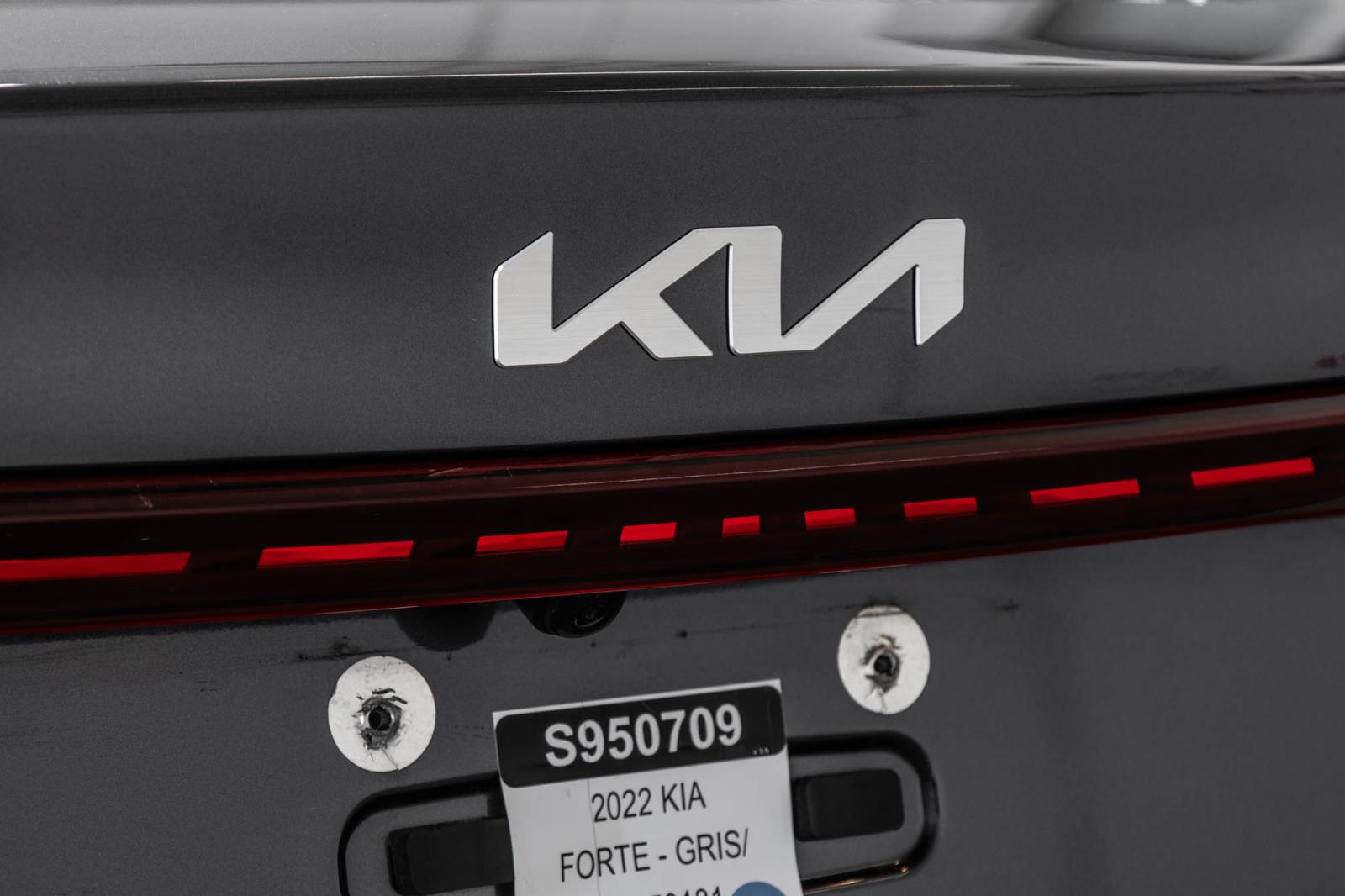 kia Forte 2022 - 17