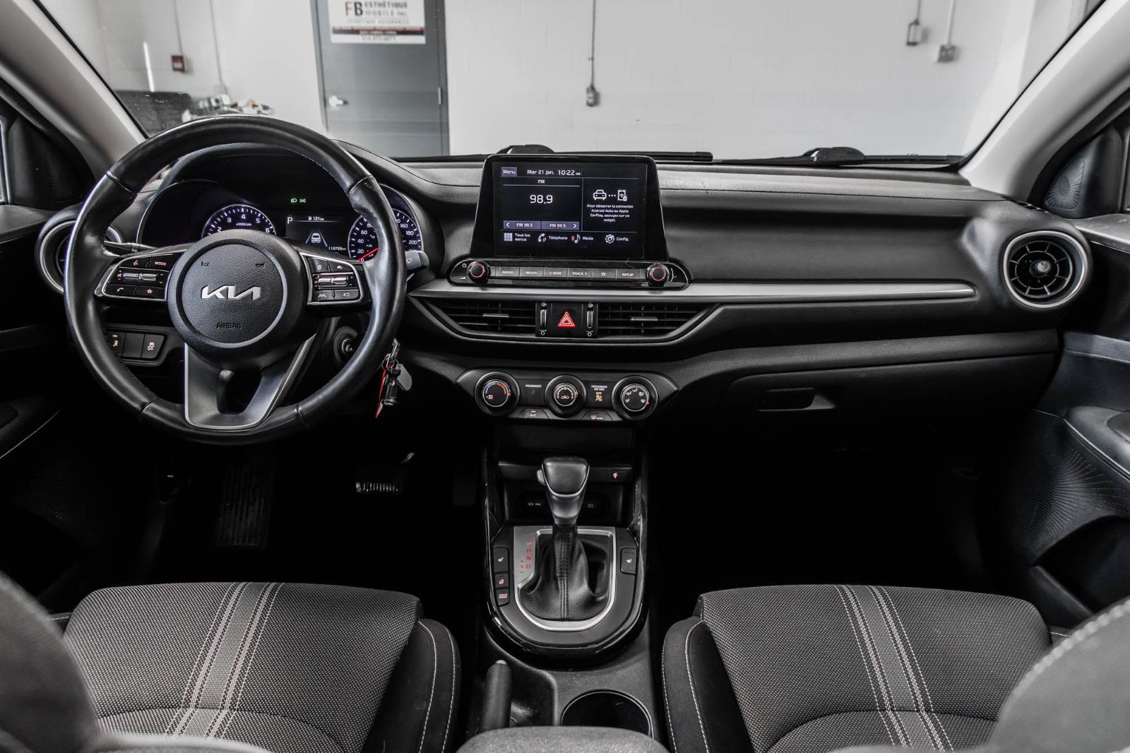 kia Forte 2022 - 34