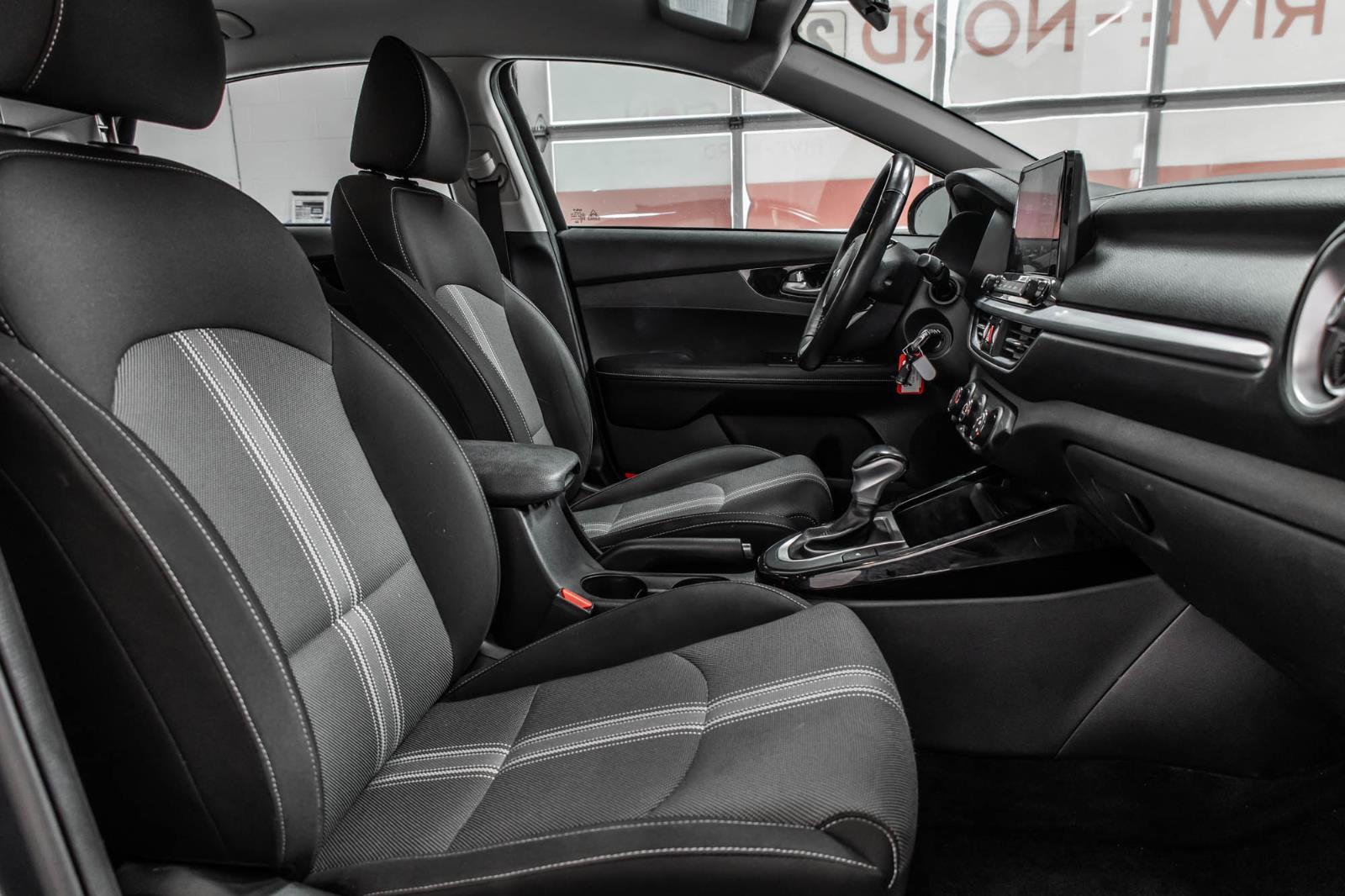 kia Forte 2022 - 37