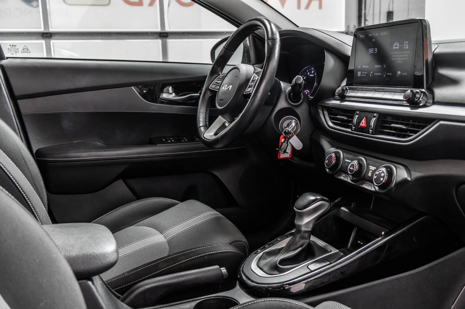 kia Forte 2022 - 38