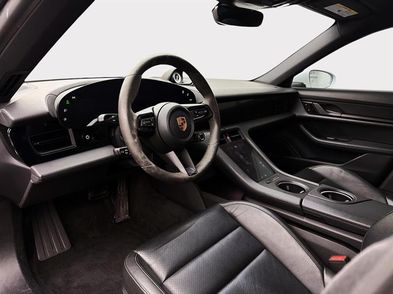 porsche Taycan 2020 - 12