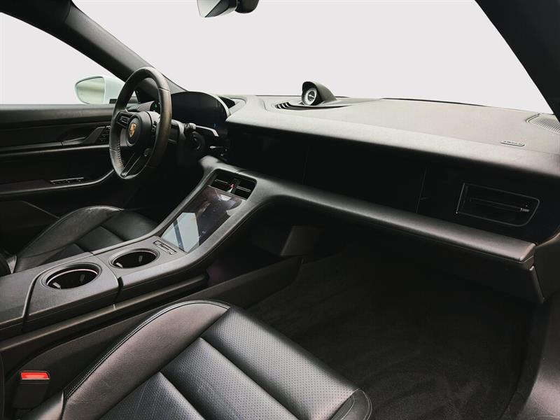porsche Taycan 2020 - 23