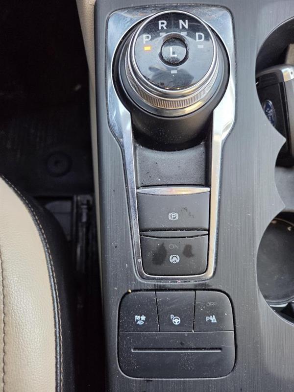 2020 Ford Escape - Image 21