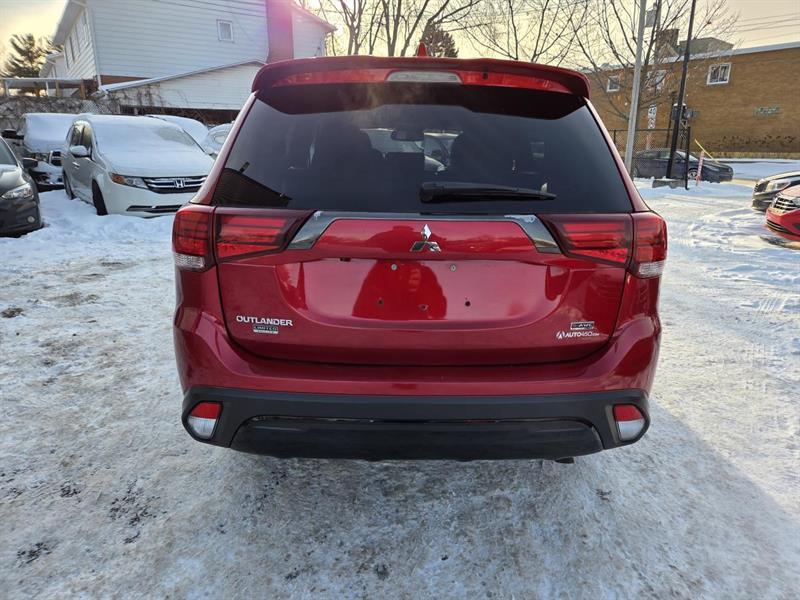 2020 Mitsubishi Outlander - Image 6