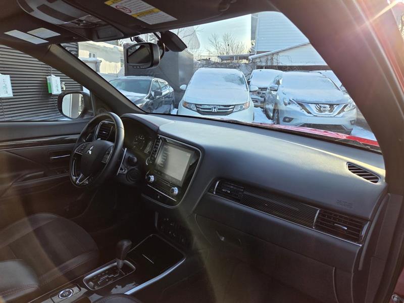 2020 Mitsubishi Outlander - Image 10