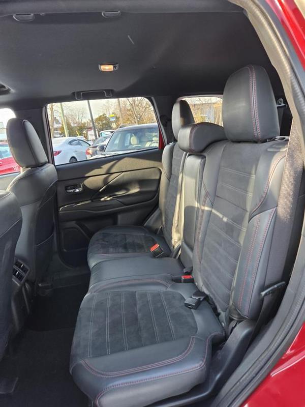 2020 Mitsubishi Outlander - Image 14