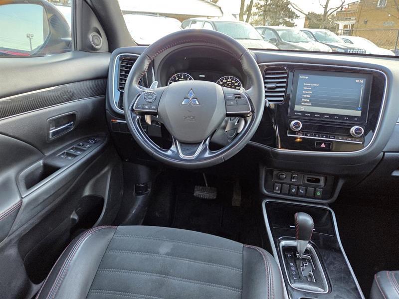 2020 Mitsubishi Outlander - Image 15