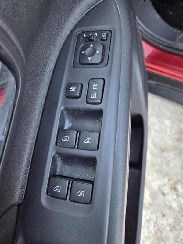 2020 Mitsubishi Outlander - Image 18