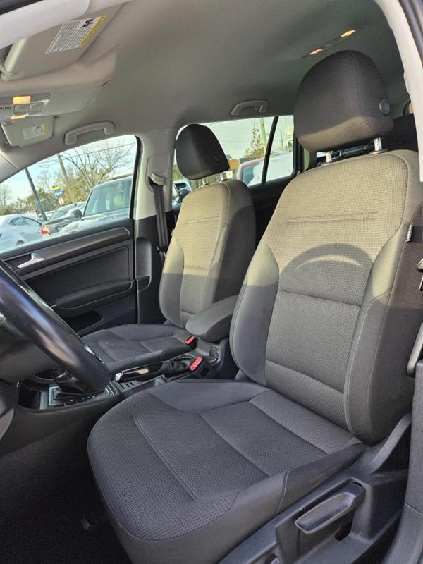 2019 Volkswagen Golf - Image 16