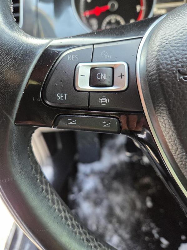 2019 Volkswagen Golf - Image 18