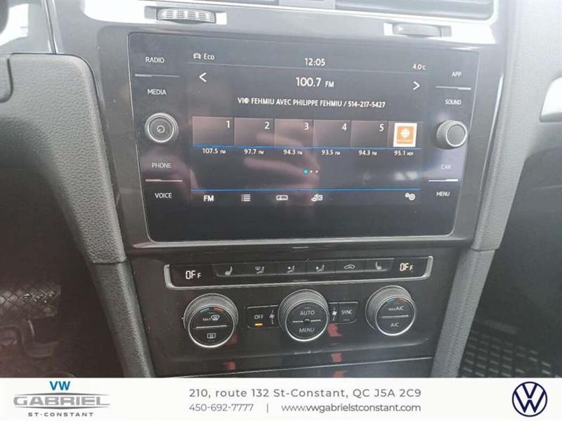 Volkswagen e-Golf 11