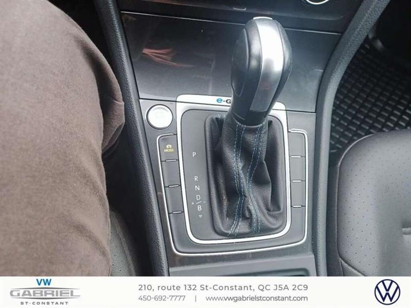 Volkswagen e-Golf 12