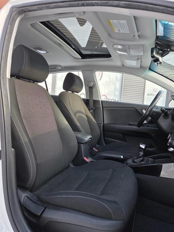 2018 Kia Rio - Image 12