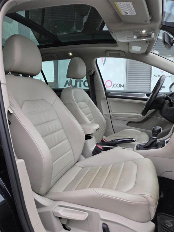 2017 Volkswagen Golf - Image 11