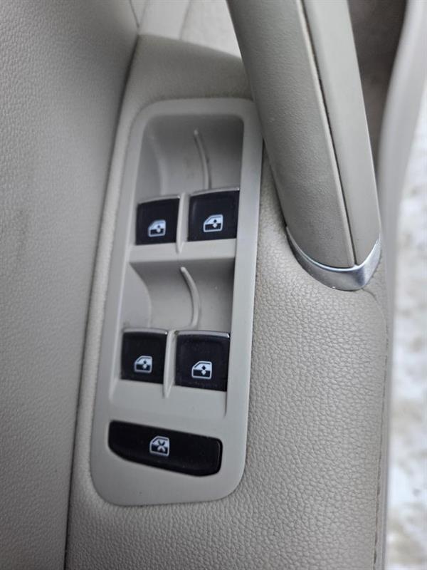 2017 Volkswagen Golf - Image 17